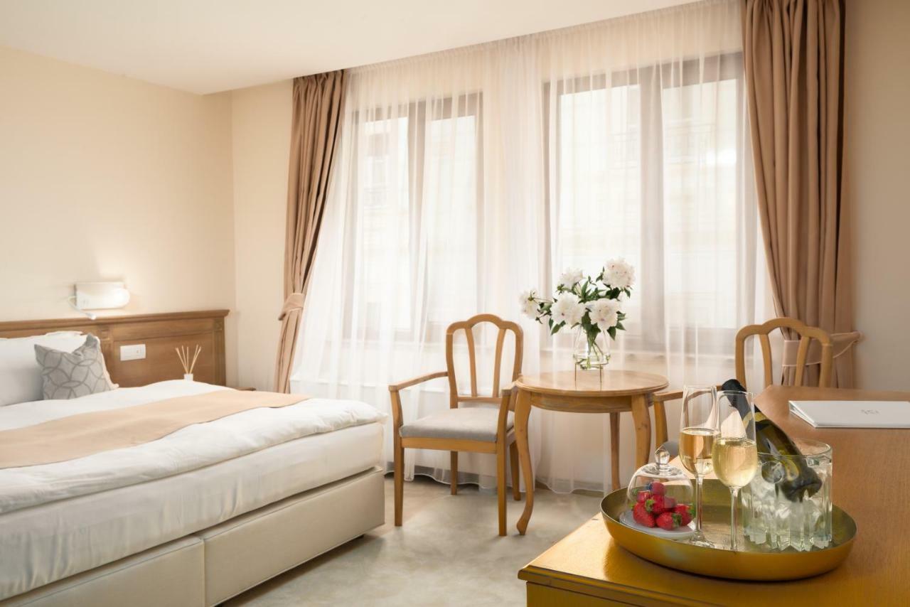Family Hotel Anna Ruse Exterior foto